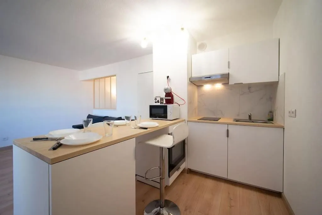 Fully Equipped Apartment 2 To 4 People St Charles Marsylia